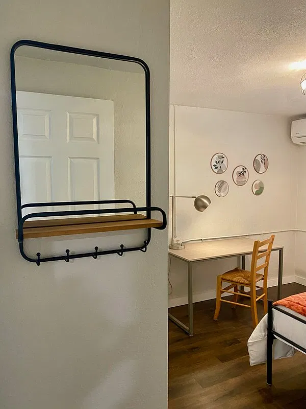 1 bed, 1.0 bath, 100 sqft, $750 — Photo 2
