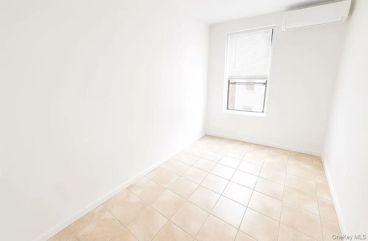 Building Photo - 3440 Fulton St #3F