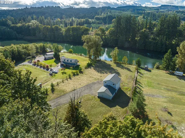 241 Anchor Rd, Castle Rock, WA 98611