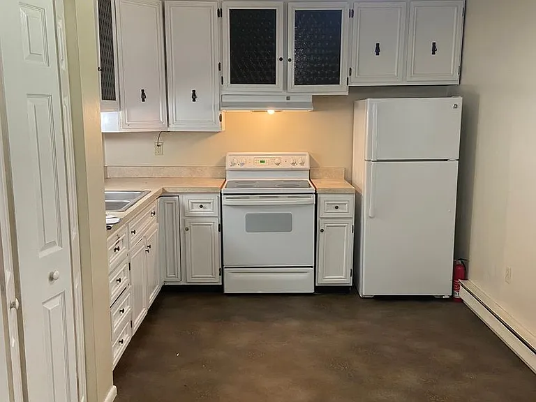 257 W Ridge St — Photo 7