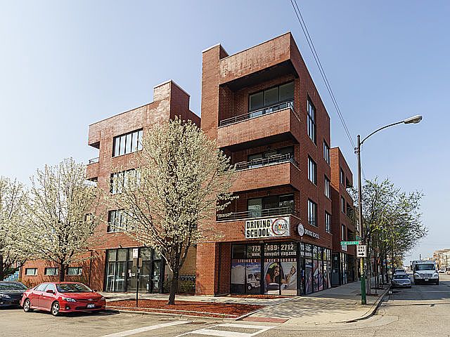 1st image of 2036 N Western Ave #201