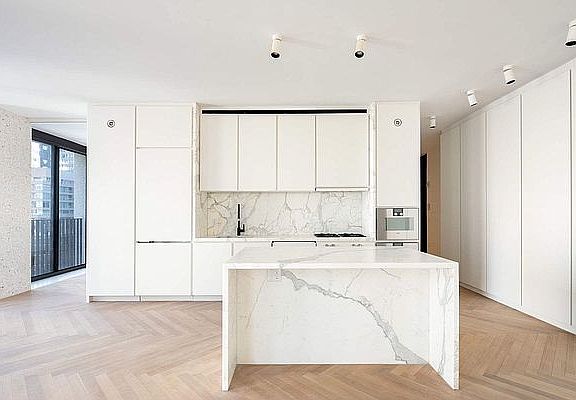 3rd image of 16 W 40th St APT 16A