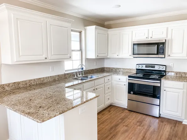 9013 Fox St #A, Pineville, LA 71360