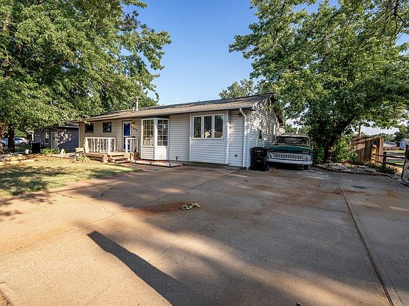 3rd image of 453 Tulane Ave