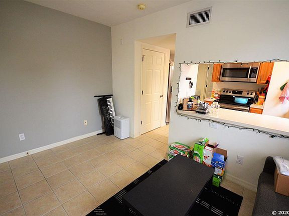 5th image of 1220 SW 1st Ave APT 207