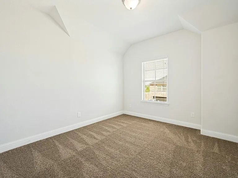 2125 Olivereta Dr — Photo 10
