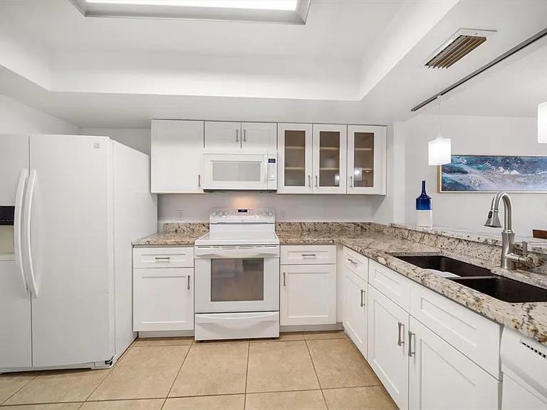 11730 Shipwatch Dr #305 — Photo 4