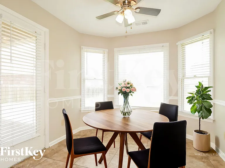 9344 Helmsley Dr — Photo 6