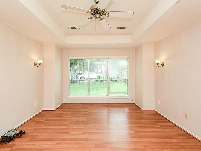 19715 Lindenfield Ct — Photo 14