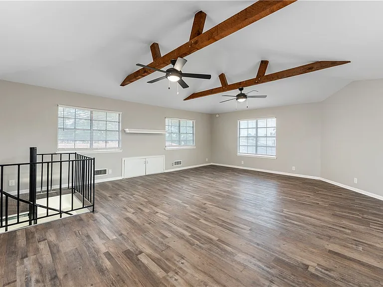 4937 Holmes Dr — Photo 23