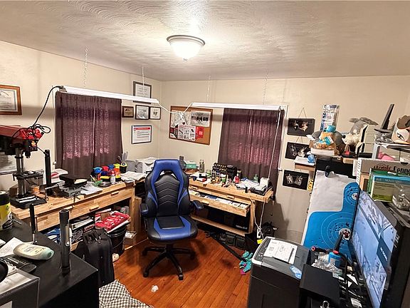 4th image of 464 Greenridge Rd