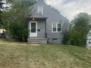 6148 Pinkney St, Omaha, NE 68104