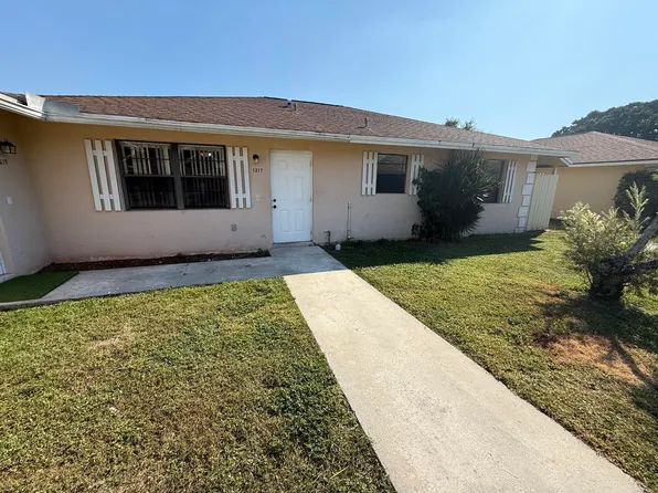 1213 White Pine Dr, Wellington, FL 33414
