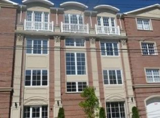 318 51st St APT 302, West New York, NJ 07093