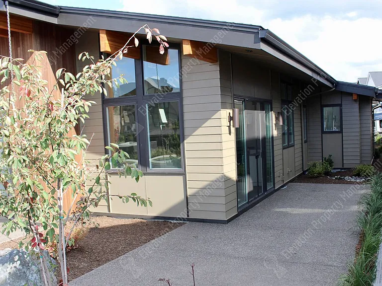 3038 NW Clearwater Dr — Photo 2
