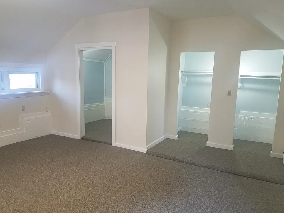 720 Main St #1