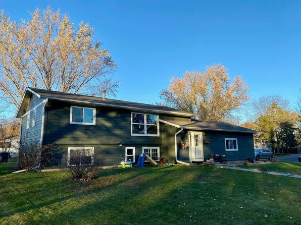 821 Lasalle Pl, Saint Cloud, MN 56301