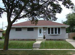 6736 S 19th St, Milwaukee, WI 53221