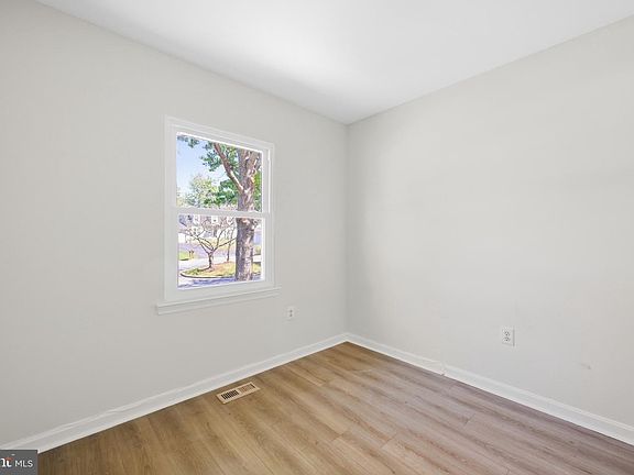 3rd image of 3608 Winter Laurel Ter