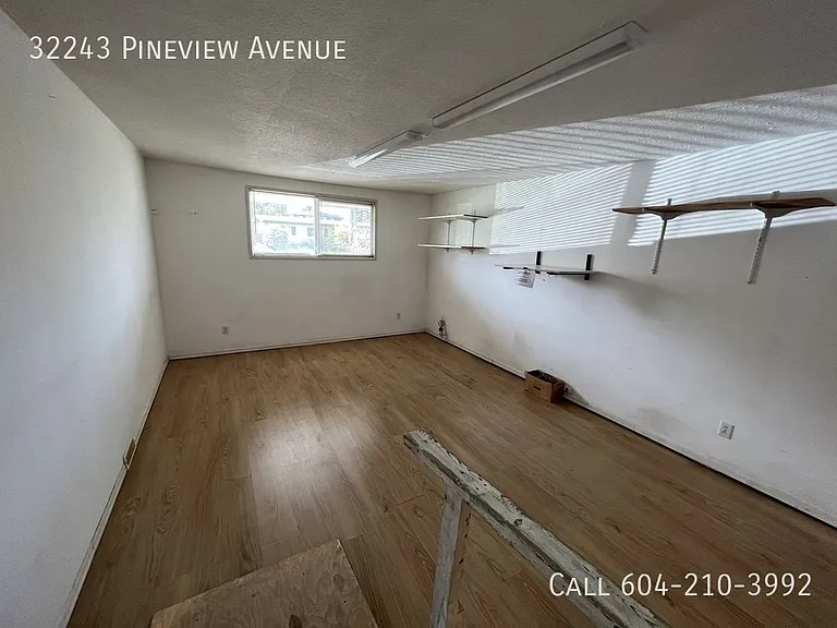 32243 Pineview Ave — Photo 7