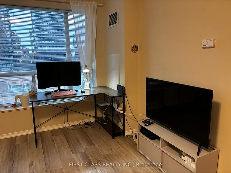 887 Bay St #1001 — Photo 3