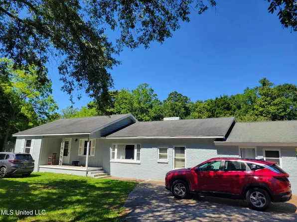 5809 Washington Ave, Ocean Springs, MS 39564