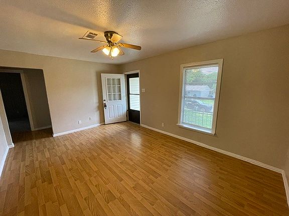 3rd image of 845 Rumfield Rd