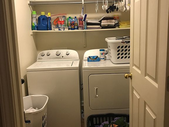 Walk in laundry room