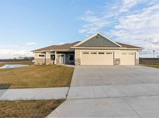 218 Westwood Cir, Kalona, IA 52247