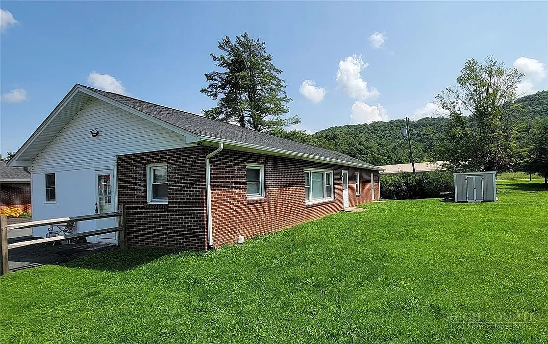 4 bed, 1900 sqft, $3,200 — Photo 1