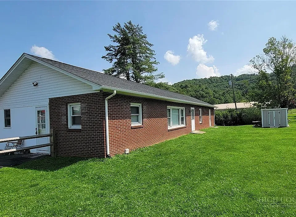 136 Ivy Dr