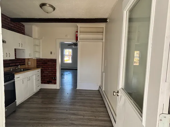 90 William St Suite 2, Mechanicville, NY 12118