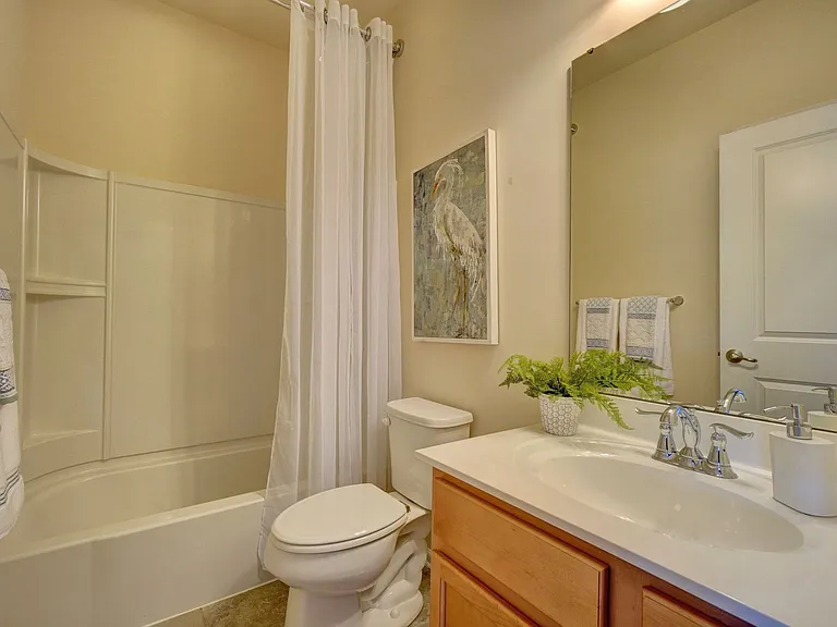 890 Olmstead St — Photo 21