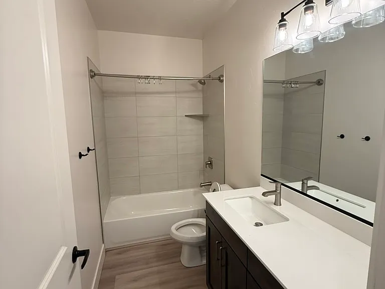 276 S 1930 W — Photo 14