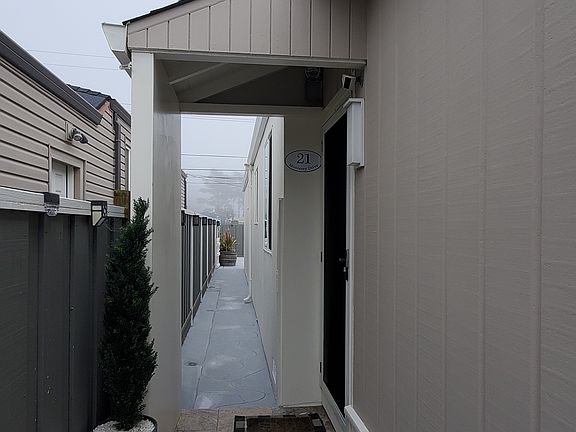 5th image of 21 Monterey Dr