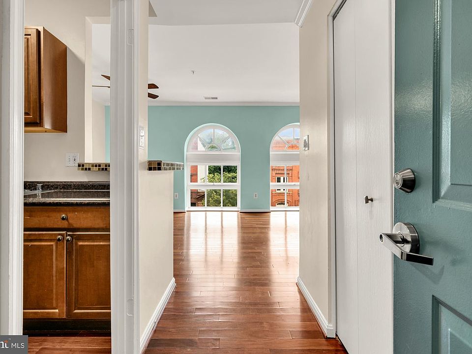1st image of 1714 Park Ave Unit 403