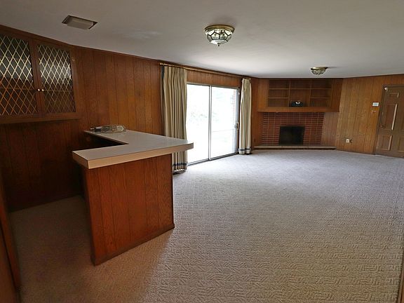 5th image of 83 W Floyd Ave