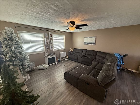 2nd image of 609 Yeoman Ct