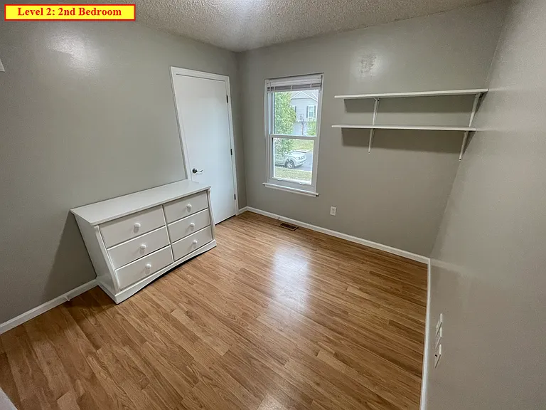 820 NE Bristol Dr — Photo 7