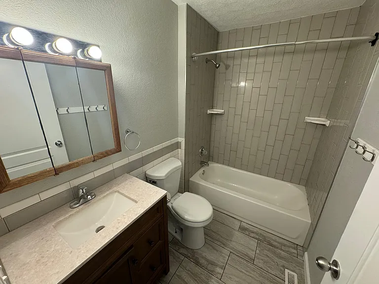 306 Overhill Pl — Photo 8