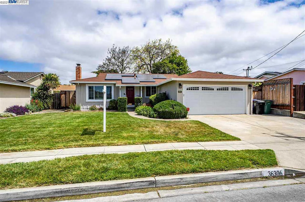 36396 Sandalwood St photo 1