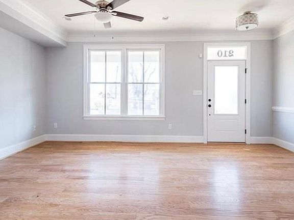 3rd image of 210 W 15th St