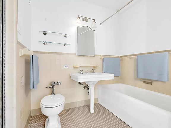 4th image of 25 Central Park W APT 10J