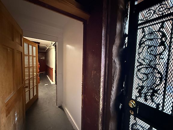 5th image of 530 Jefferson Ave #1F
