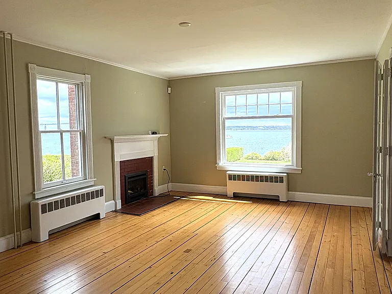 Walcott Ave — Photo 24