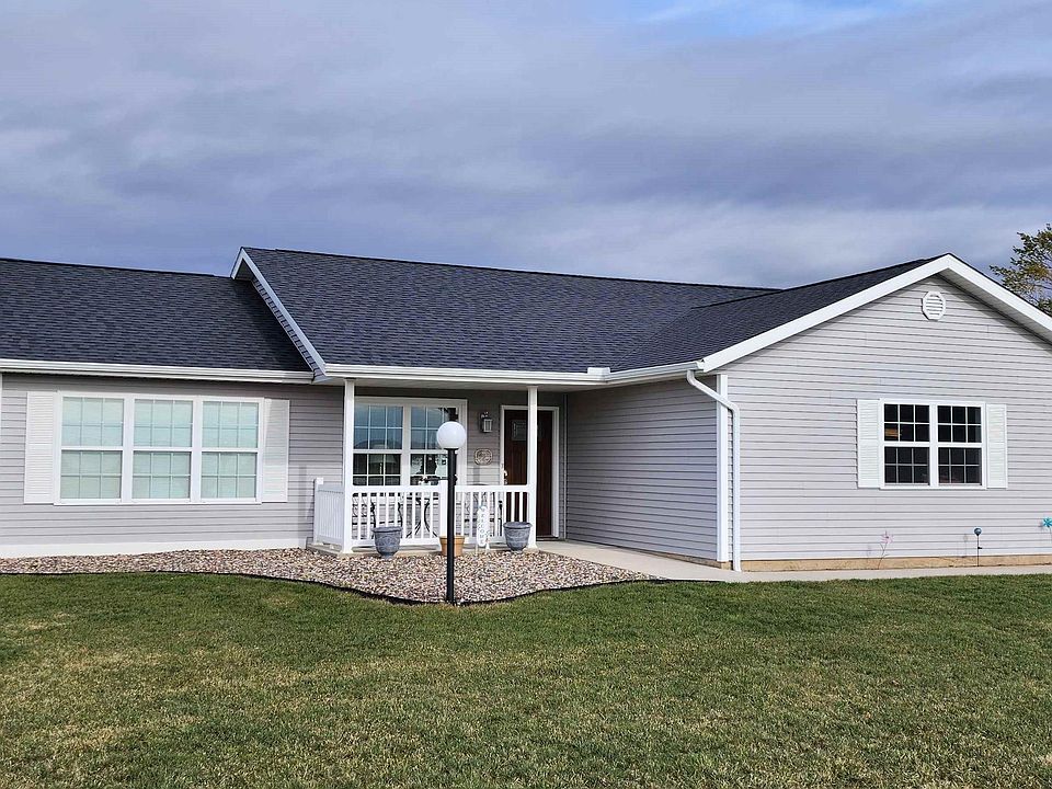 100 Eisenhower St, Hopedale, IL 61747 Zillow