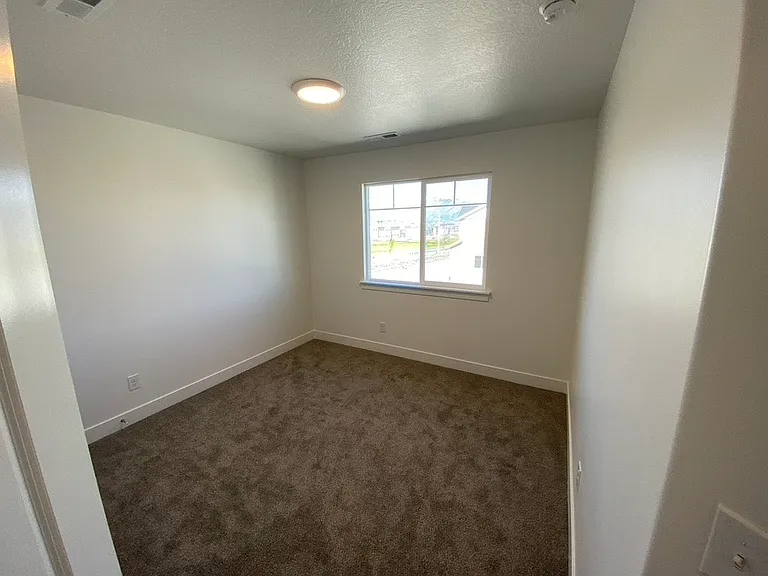 2083 N 4260 W — Photo 30