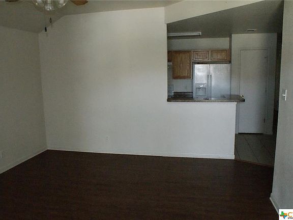 4th image of 2101 Schorn Dr