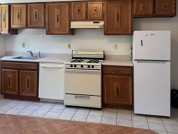 4th image of 25 W 8th St APT 3R