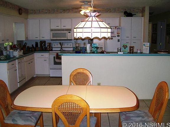 4th image of 2627 Arlington Ave